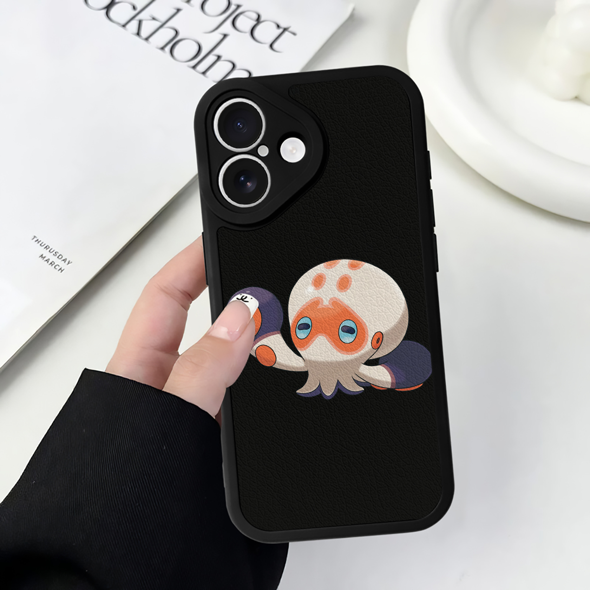 （画像用） ポケットモンスター Pokémon 【iPhone 16シリーズ対応】シリコンスマホケース（レザー調） 材質：シリコン